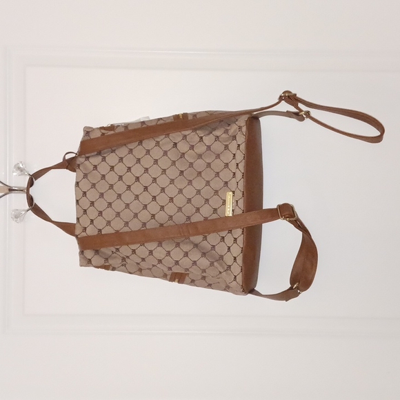 NWT Steve Madden - Embossed Logo Backpack with Charm Accessory - Picture 5 of 15